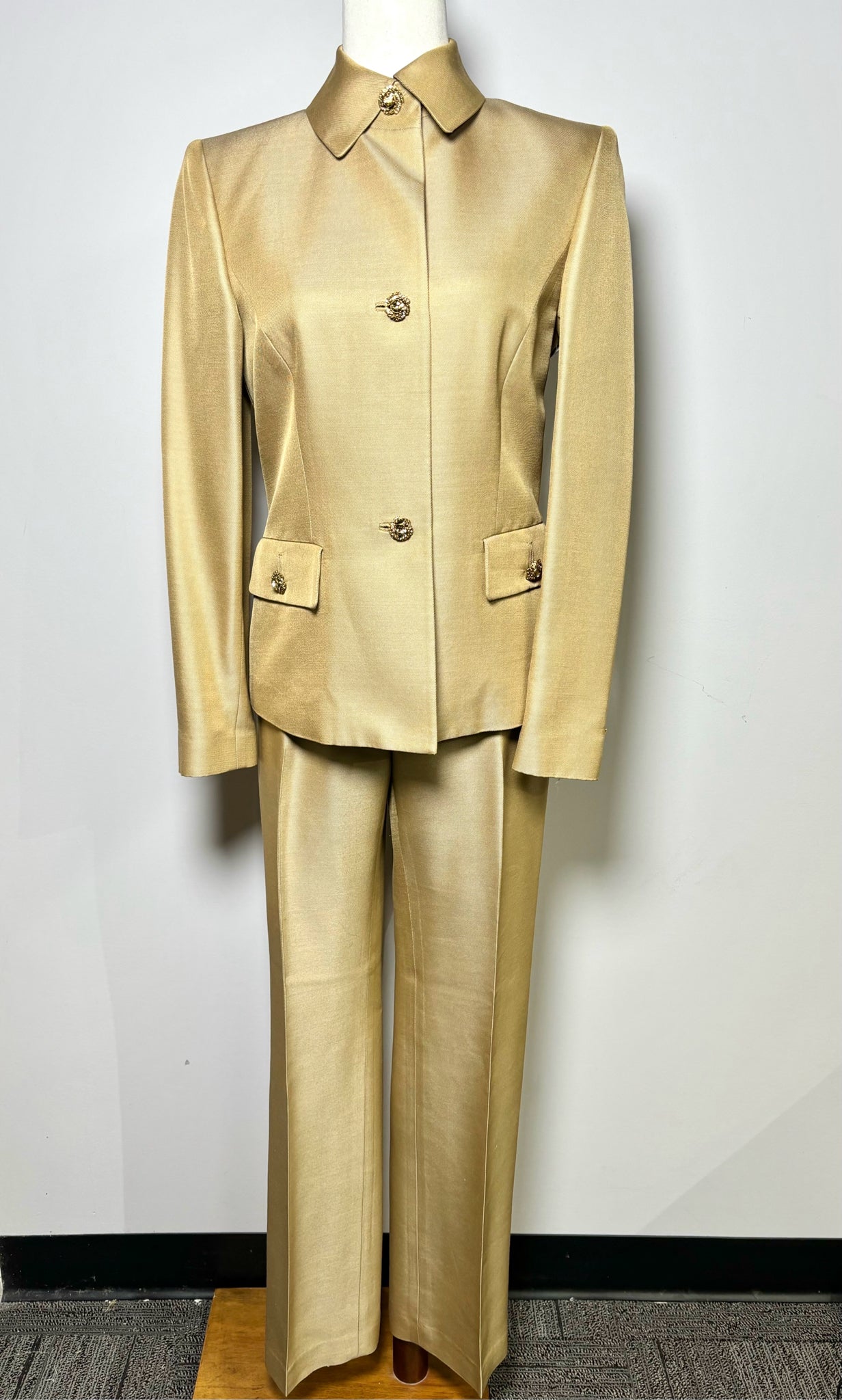 Women Size 4 Dana Buchman Gold Silk, Wool Blend Blazer