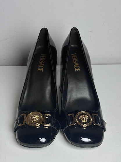 W Shoe Size 38 (8 US) Versace Black Patent Leather Women's Pre-owned Pump