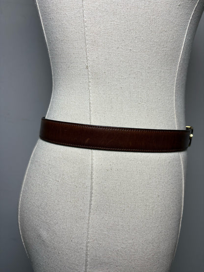 Women's Size 70/28 (XS) Gucci Vintage 1970s/1980s Brown Leather Gold-Tone Logo Buckle Pre-Owned Belt
