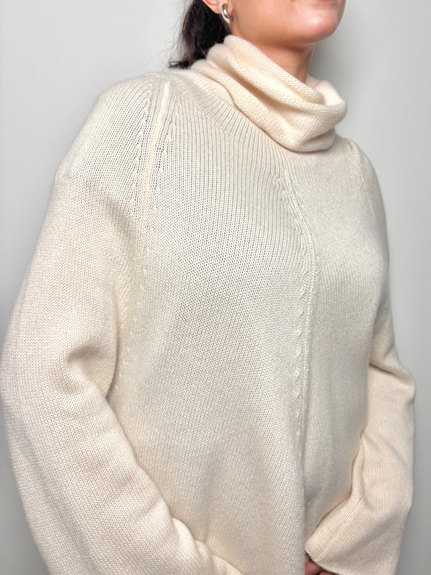 Women Size One Size Brunello Cucinelli Ivory Solid Cashmere Sweater