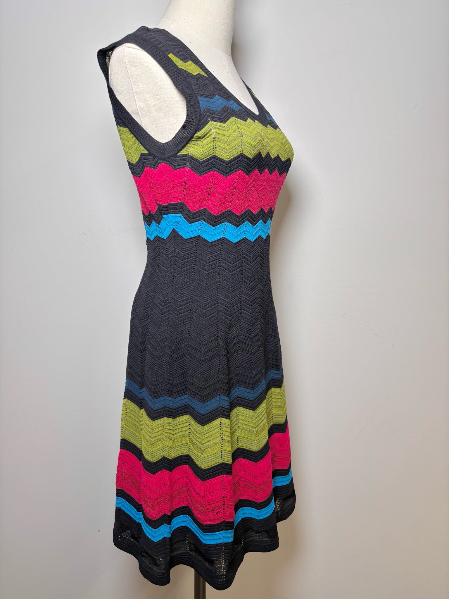 missoni dress Women Size 42 ( 6 US) M Missoni Black, Turquoise, Red, Green Zig Zag D – VIDA STYLE SHOP