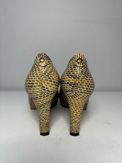 Women's Size 8 Stuart Weitzman Plainfield Yellow Snake Embossed Leather Pre-Owned Heels