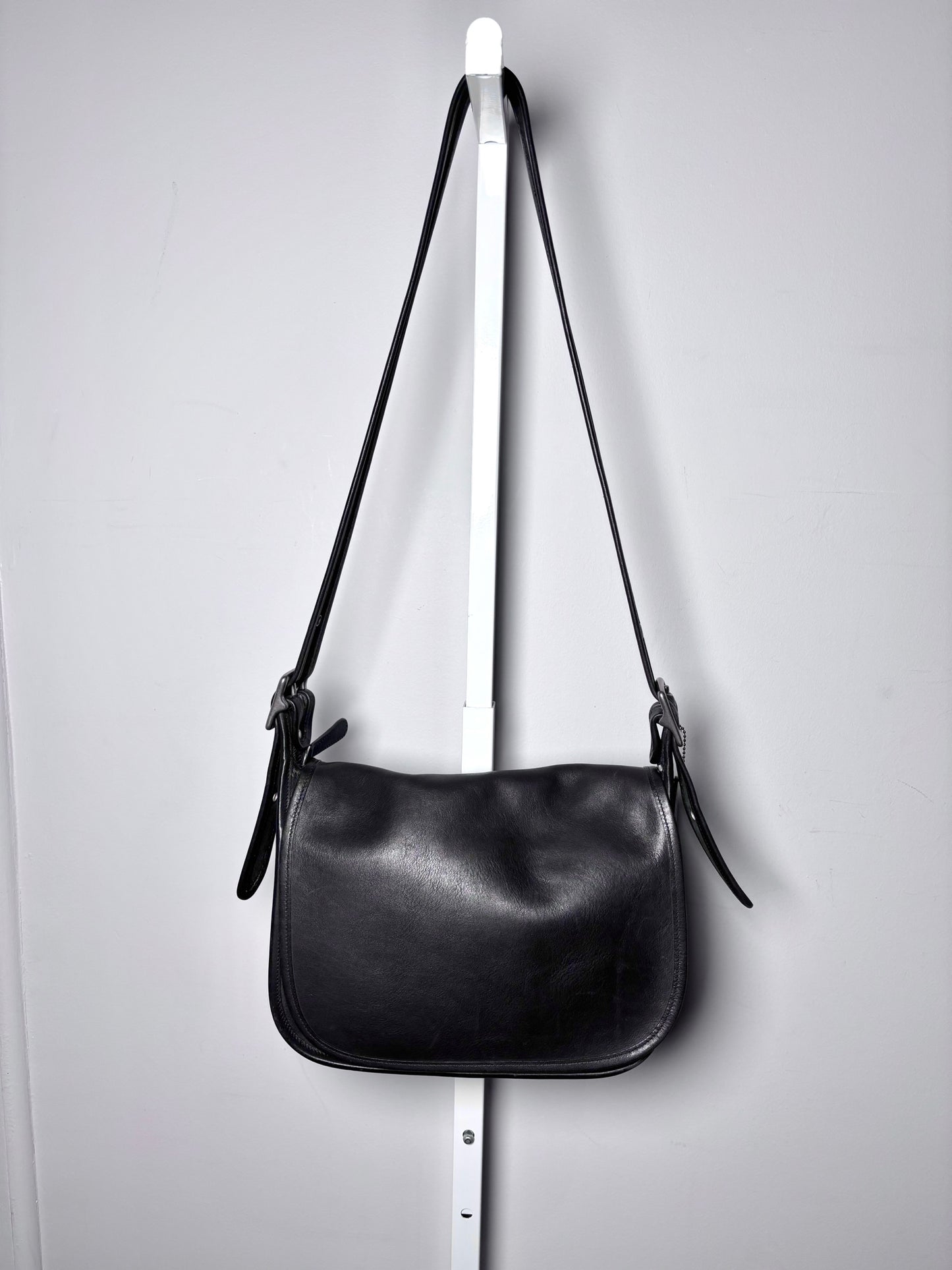 Leather Coach Solid Vintage Leather Pre-owned Black Genuine Leather Medium Purse