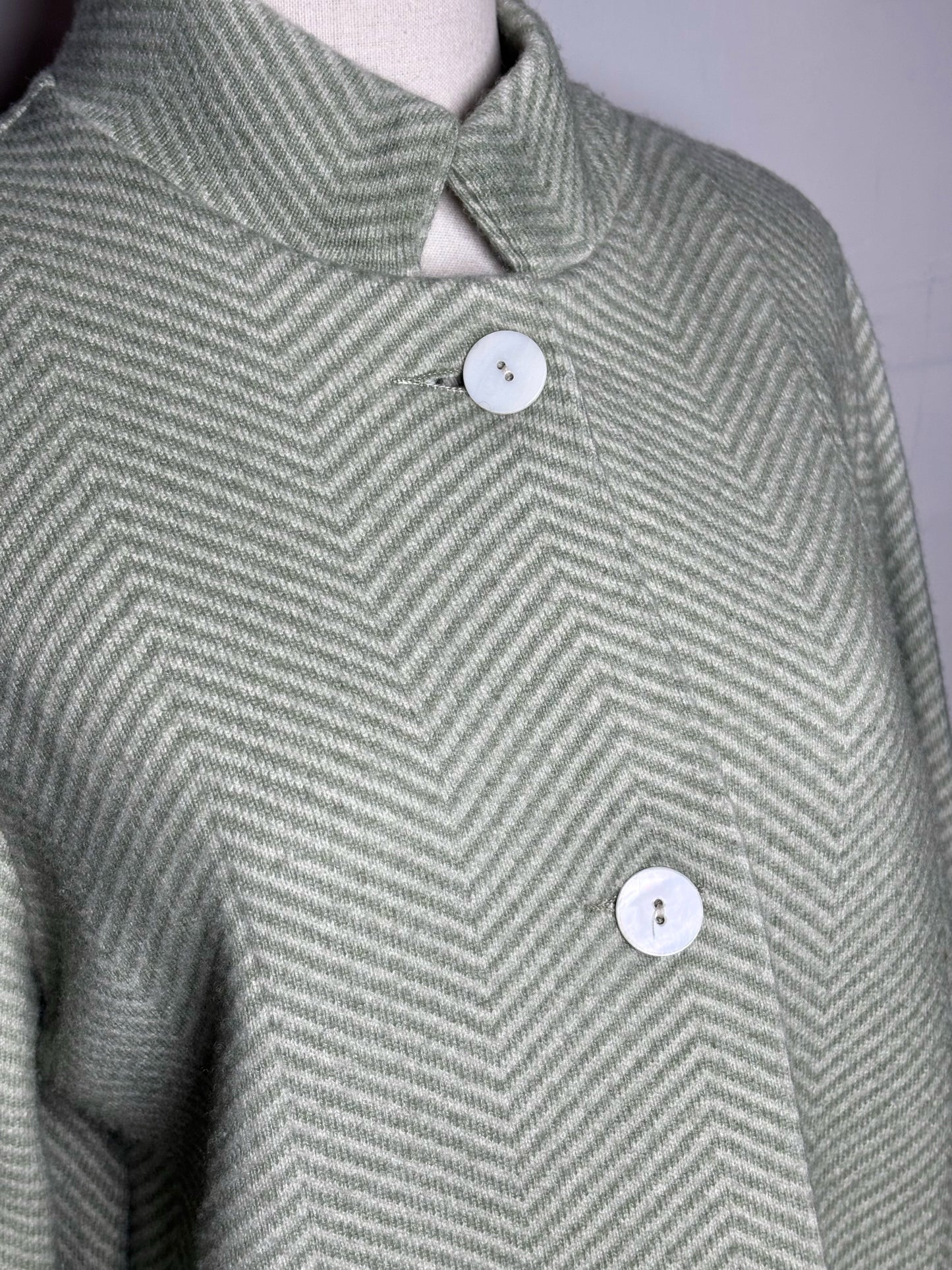 Women Size 42 ( 6 US) Adesi Pistachio Green Chevron Cashmere Pre-owned Sweater