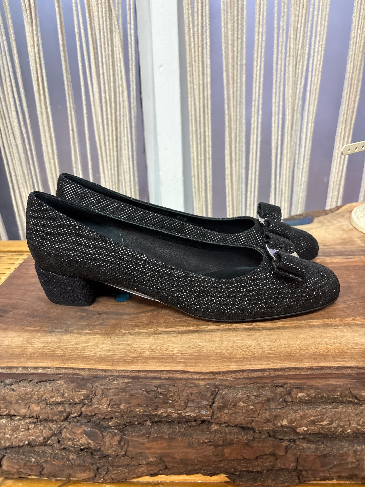 W Shoe Size 8.5 Salvatore Ferragamo Black Glitter Leather Bow Pumps