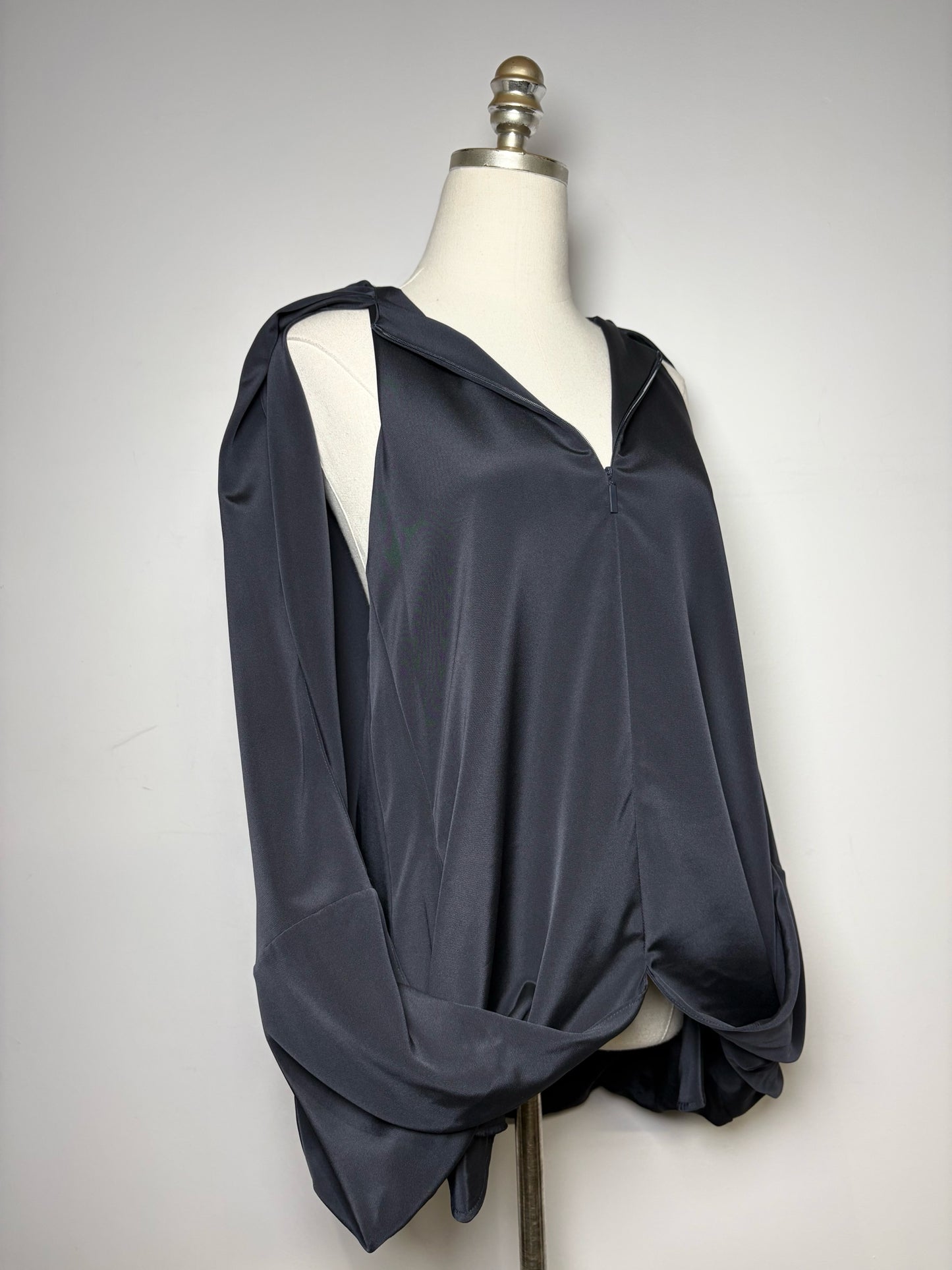 Women Size 8 Tibi Cocoon Layers Black Solid Blend NWT Pre-owned Top