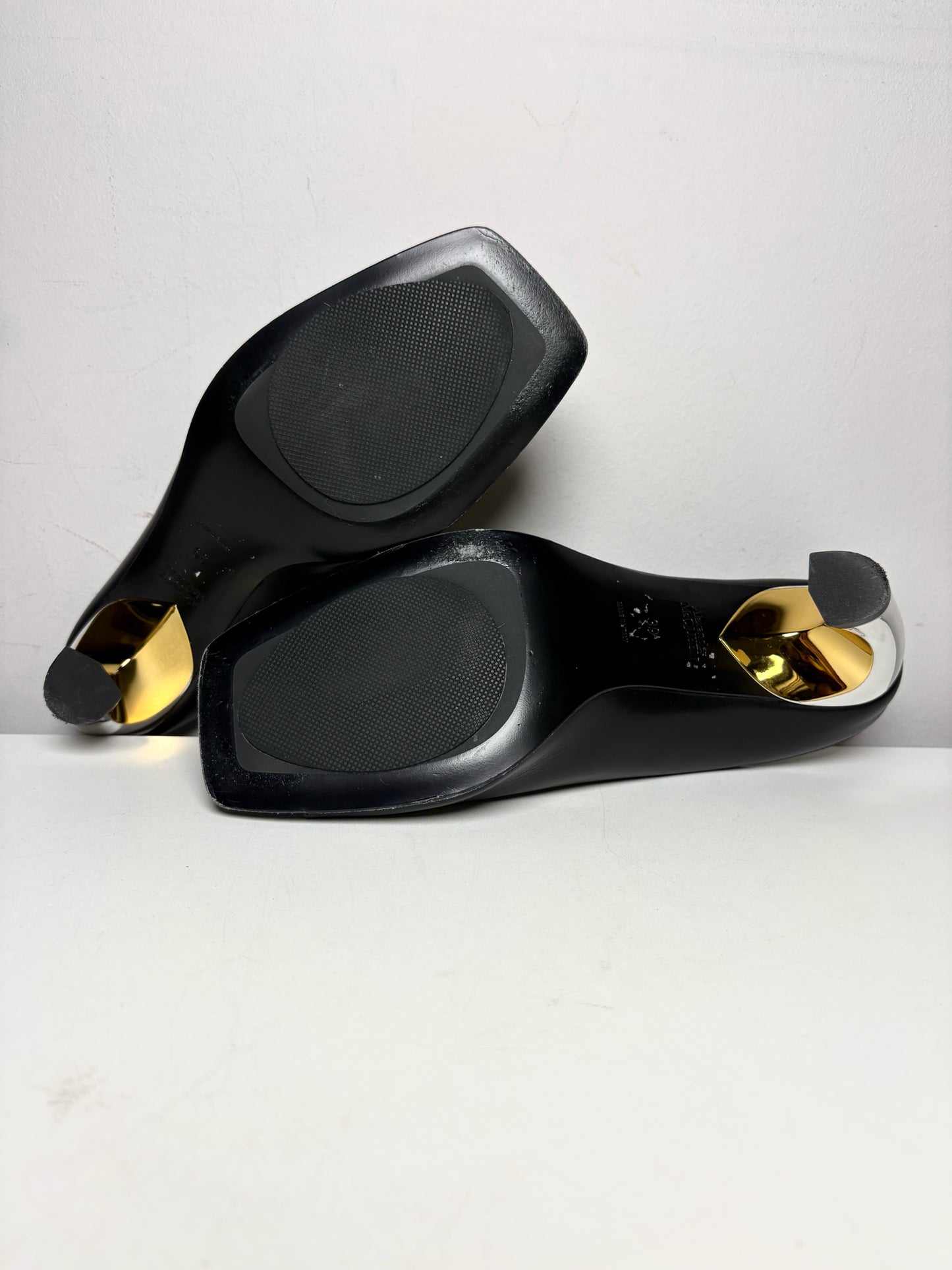 Women's Shoe Size 39 Alexander McQueen Armadillo 55 Black Leather Pre-Owned Mule Kitten Heels