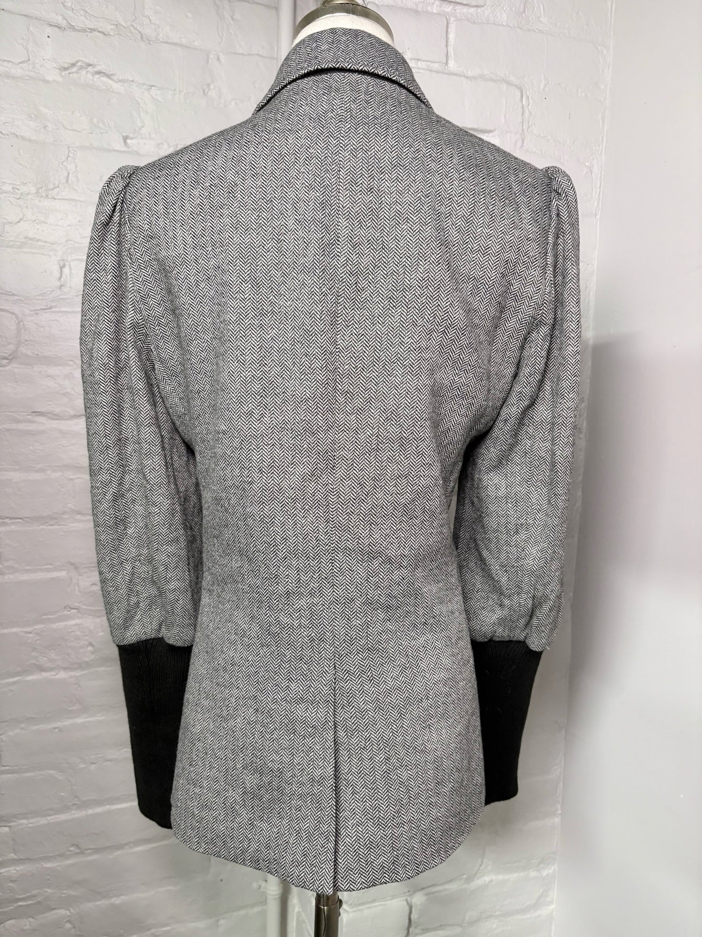 Women Size 12 Veronica Beard Black, White Chevron Blazer