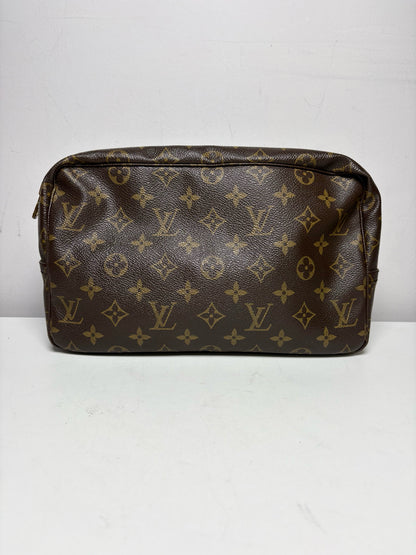 Women's Louis Vuitton Trousse de Toilette 28 Brown Monogram Coated Canvas Vintage Pre-Owned Pouch