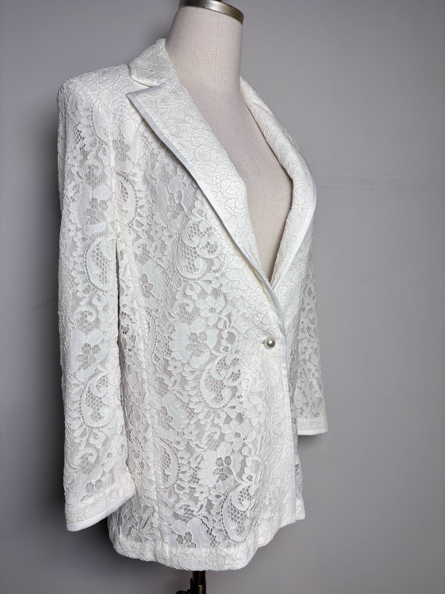 Women Size 0 Alice + Olivia Cream Lace Nylon Pearl Button Pre-owned Blazer