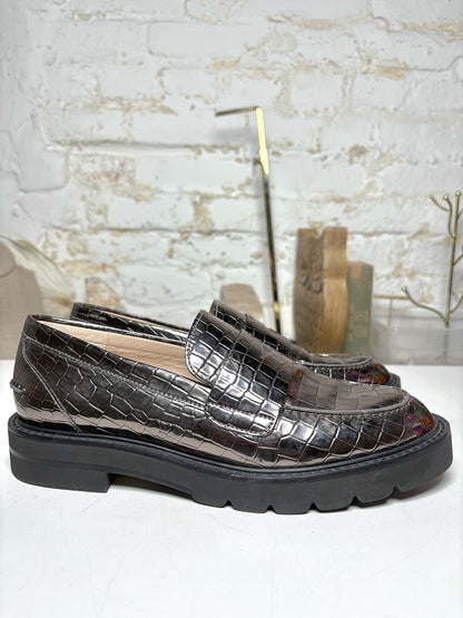 W Shoe Size 8 Stuart Weitzman Silver Croc Embossed NWOT Loafers