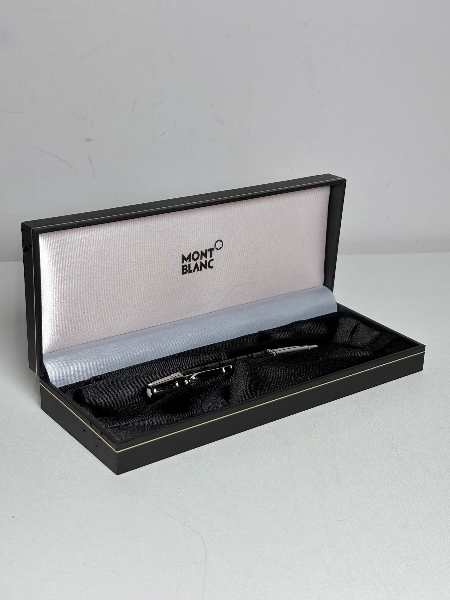 Men's Accessories Mont Blanc Black, Silver Platinum Pre-owned Pen