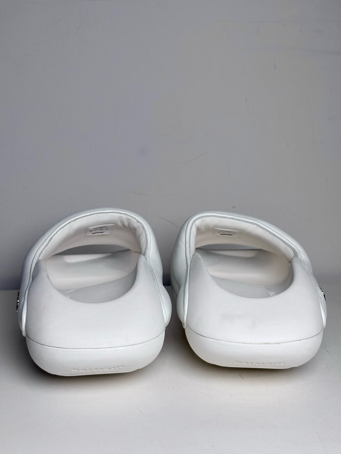 W Shoe Size 40 (10, US) Balmain White Leather, Rubber Lambskin Pre-owned Sandals
