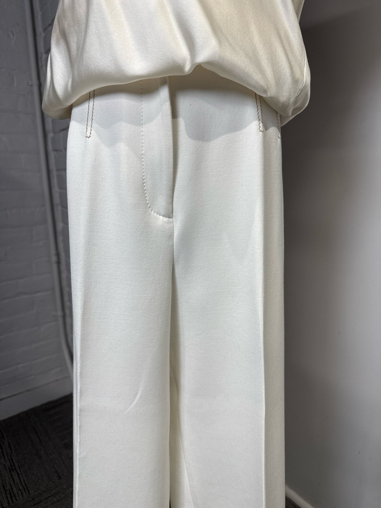 Women Size 8 Veronica Beard Cream Dickey Blazer + Wide Leg Pants