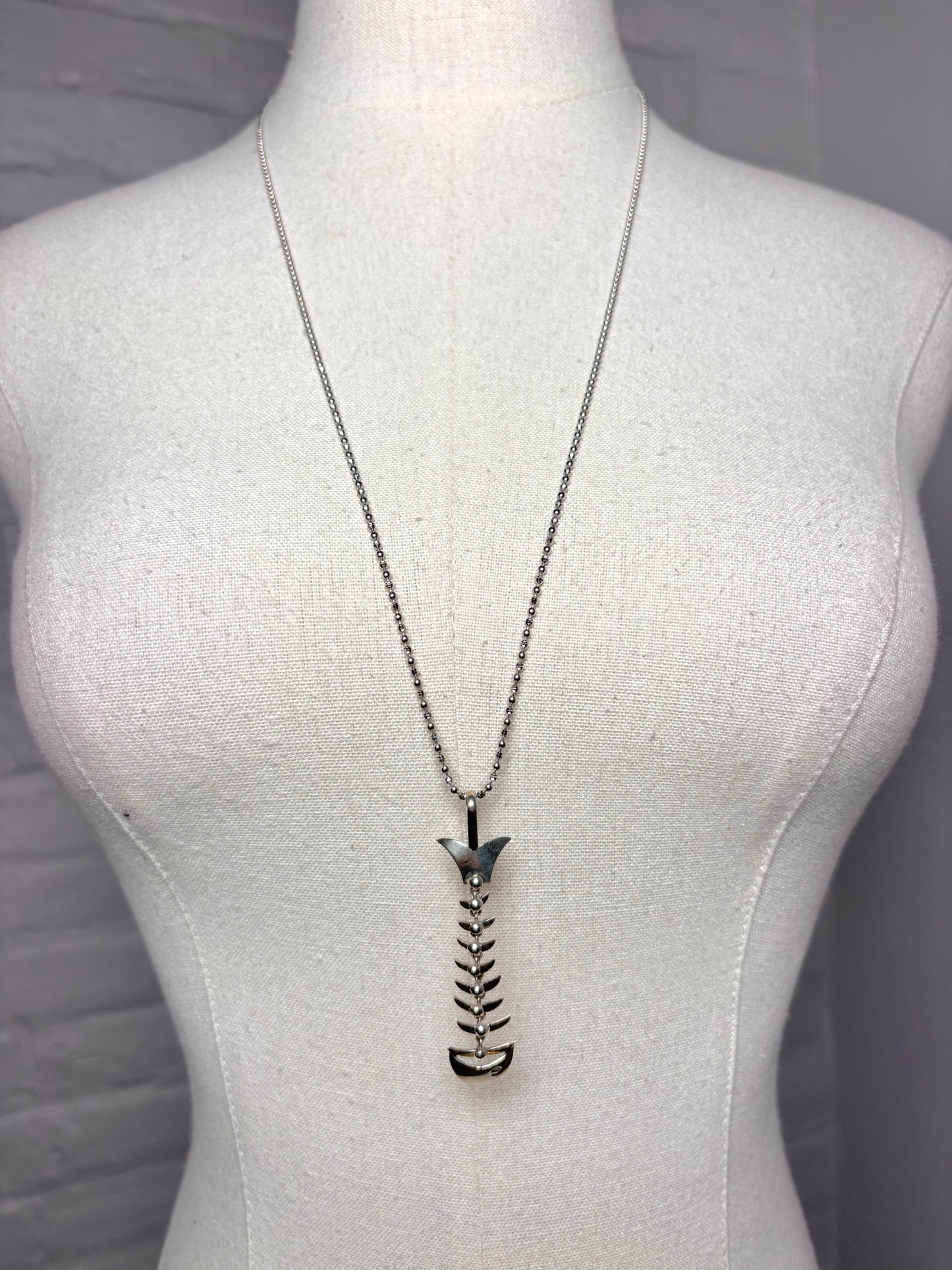 No Label Fish Skeleton Sterling Silver Diamond Cut Chain Necklace