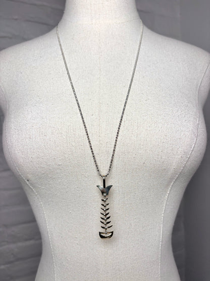 No Label Fish Skeleton Sterling Silver Diamond Cut Chain Necklace