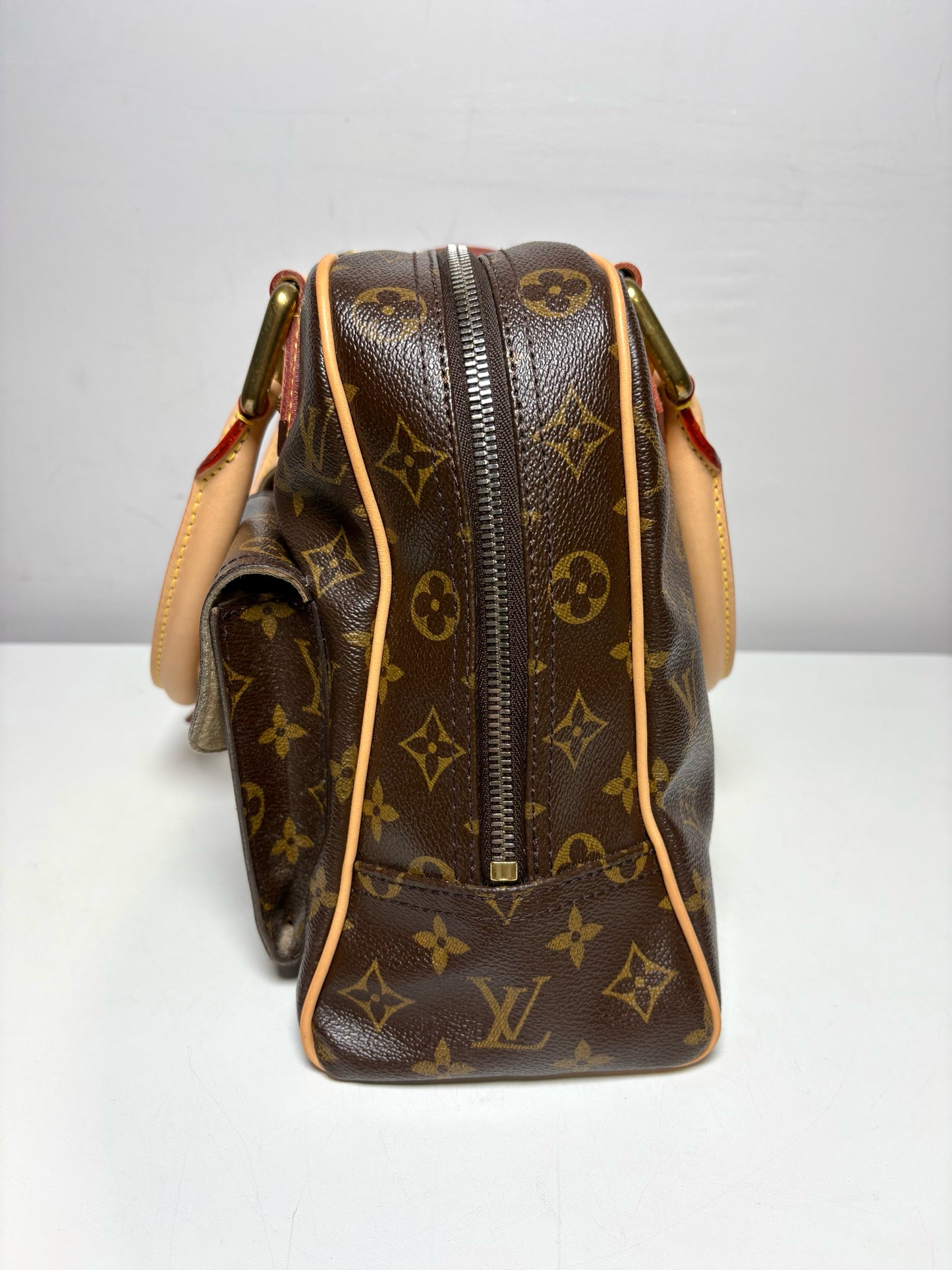 Louis Vuitton Manhattan GM Monogram Brow/Black Refurbished Pre-Owned Bag