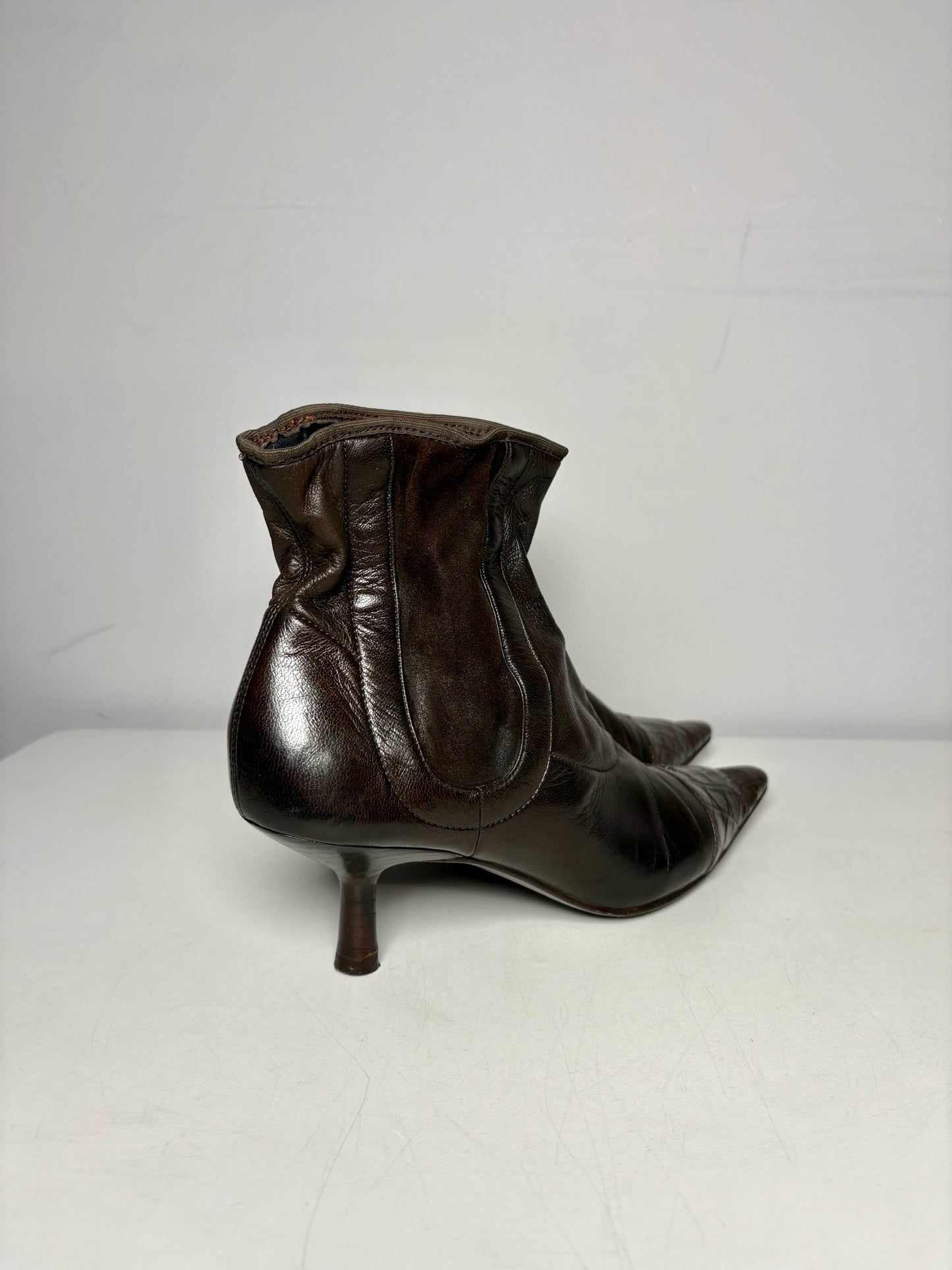 W Shoe Size 38.5 Chanel Interlocking Brown Leather Ankle Boots
