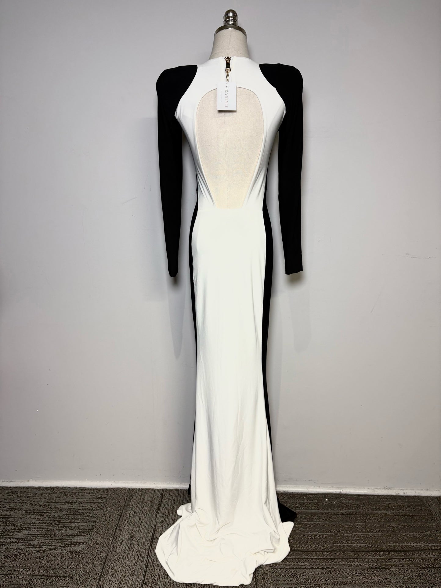 Women's Size 2 Zhivago Contradiction Black & White Colorblock NWT Pre-Owned Maxi Dress