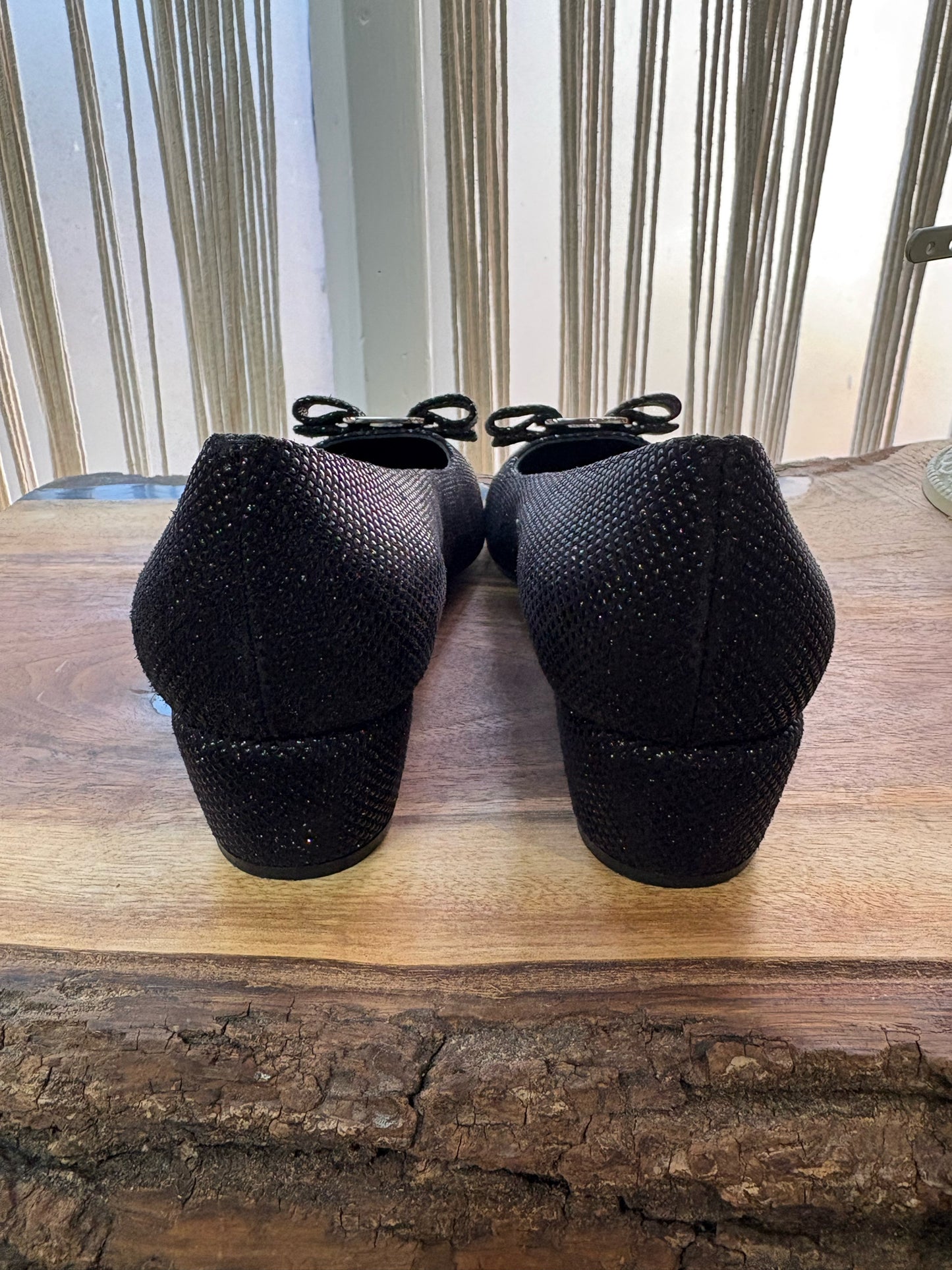 W Shoe Size 8.5 Salvatore Ferragamo Black Glitter Leather Bow Pumps