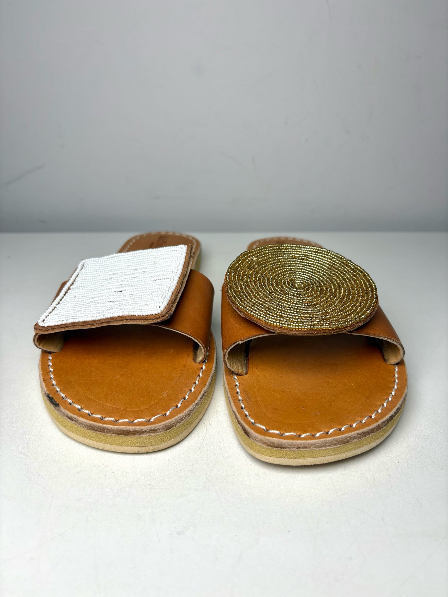 W Shoe Size 40 Laidback London Remi Tan, White, Gold Leather Pre-owned Sandals