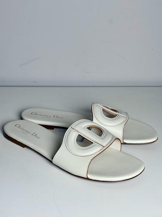 W Shoe Size 40 (9.5 - 10) Christian Dior Off-white Leather Calfskin Flats