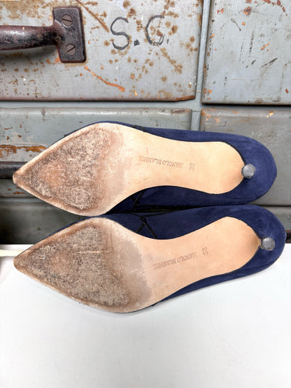 W Shoe Size 38 (7.5 - 8) Manolo Blahnik Navy Blue Suede Heels