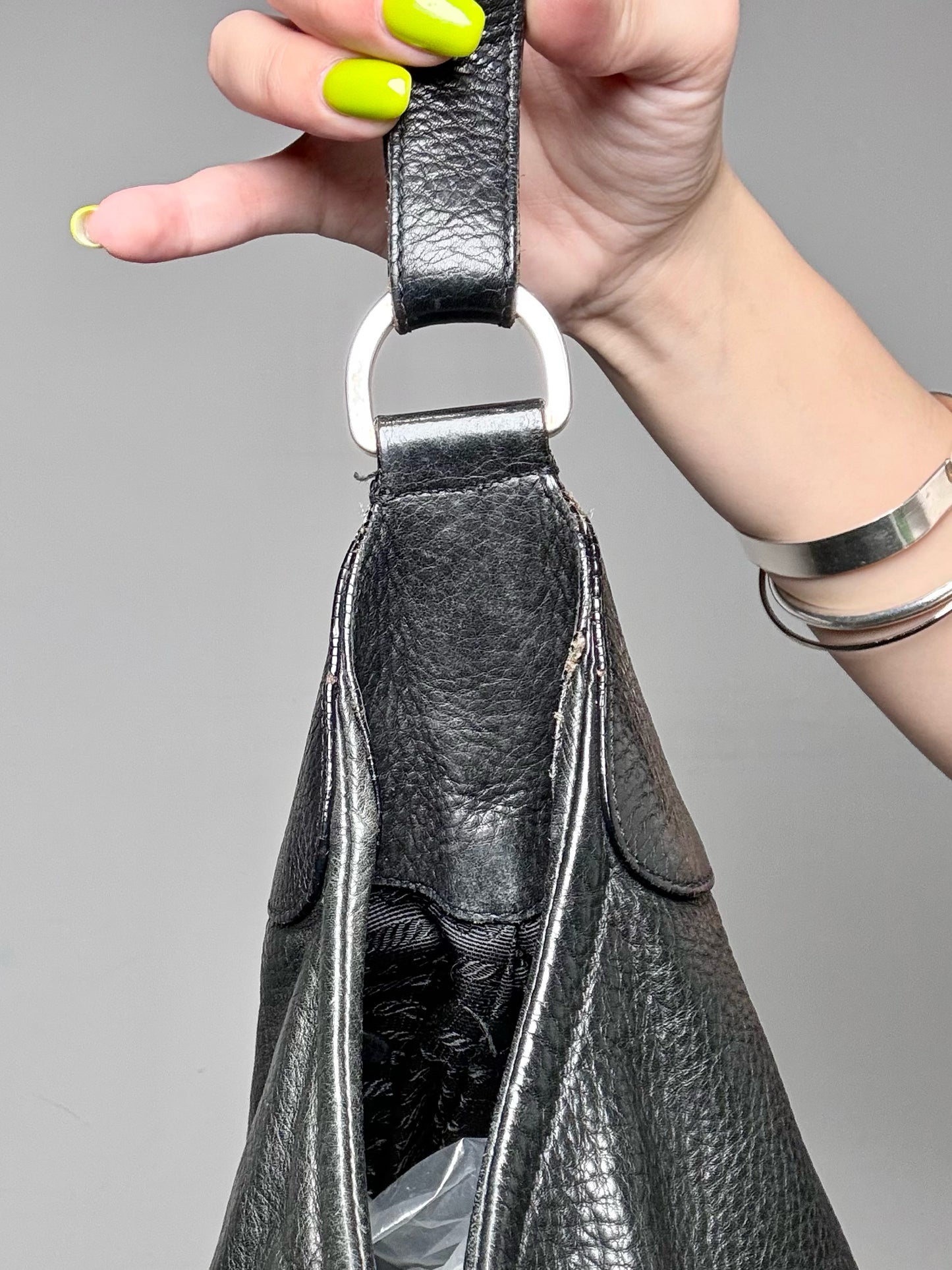 Prada Solid Vintage Leather Pre-owned Black Medium Purse