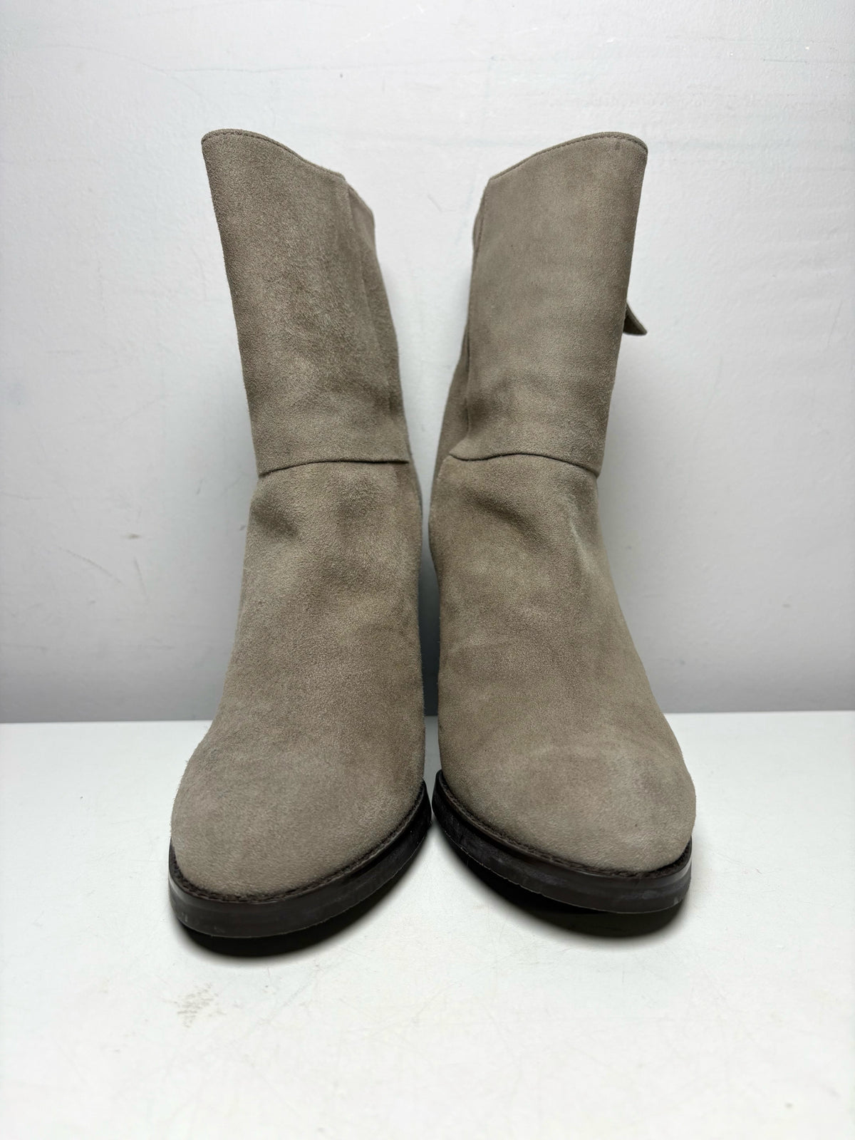 Women's Shoe Size 7 Stuart Weitzman Taupe Suede NWOT Pre-Owned Double Zip Boots