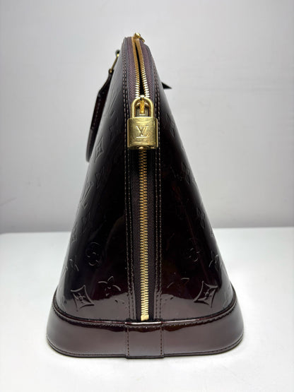 Women's Louis Vuitton Alma GM Rouge Monogram Vernis Leather 2011 Authentic Pre-Owned Bag
