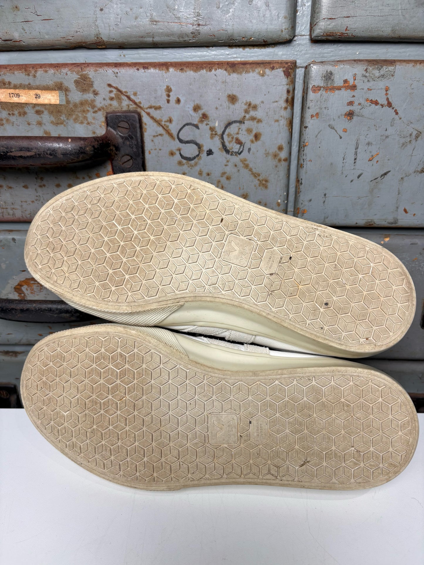 W Shoe Size 8 Veja White Sneakers