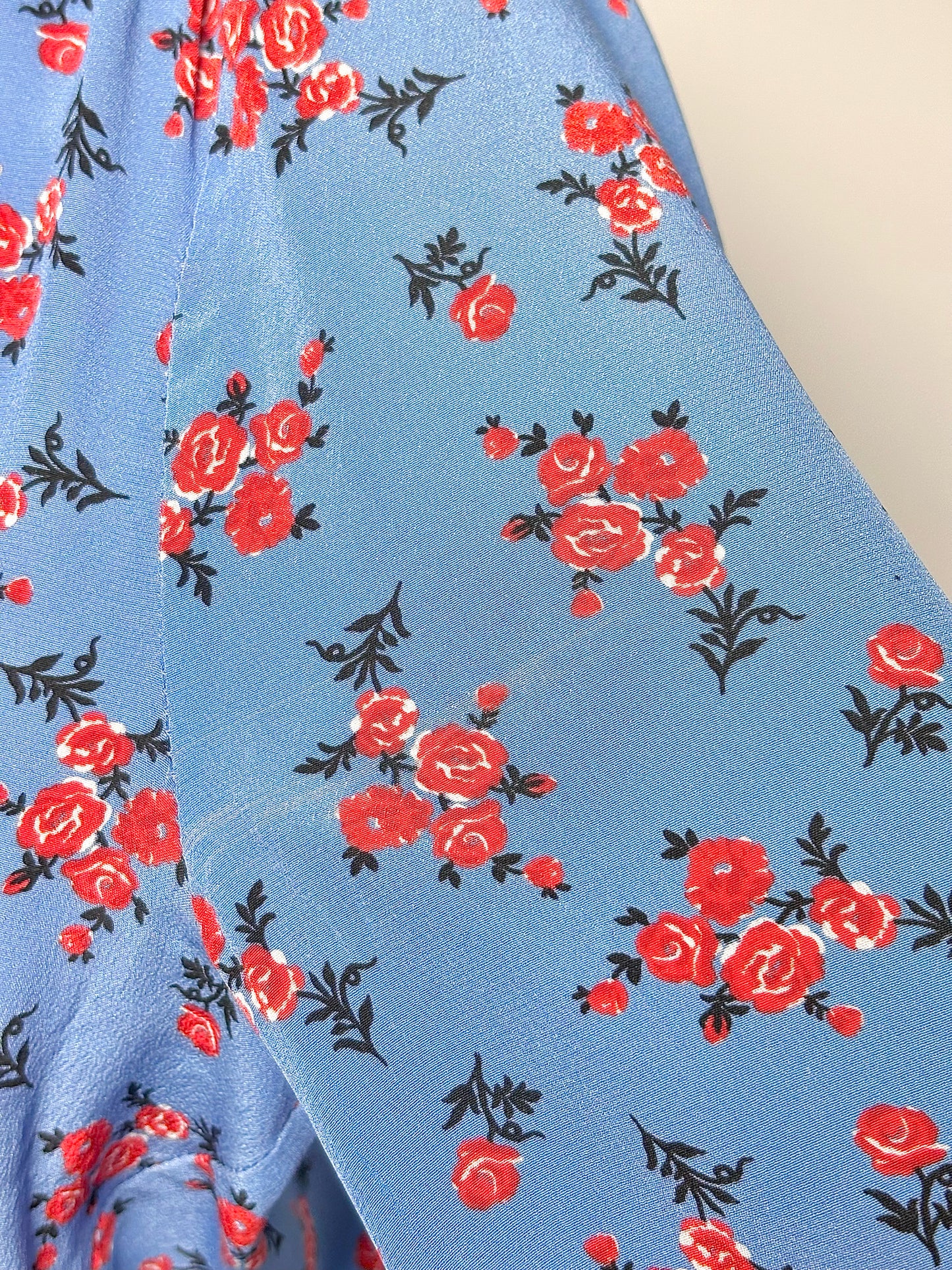 Women Size M Intermix Blue Floral Print Wrap Blouse
