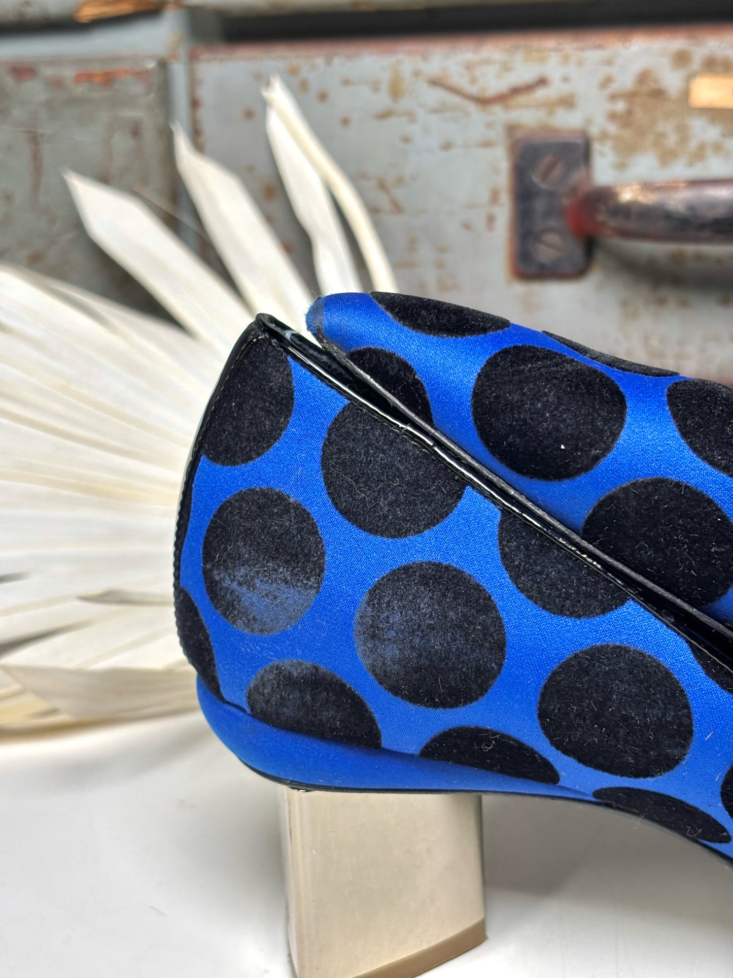 W Shoe Size 38.5 Nicholas Kirkwood Blue, Black Heels