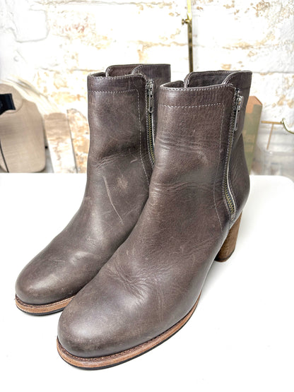 W Shoe Size 10 Frye Gray Leather Pre-owned Boots