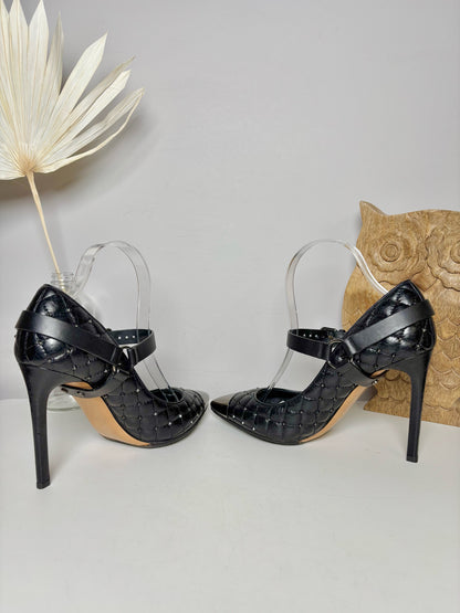 W Shoe Size 38.5 (8 US) Valentino Garavani Black Leather Heels