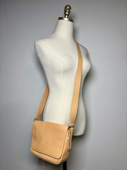 Women's Coach Solid Vintage Leather Pre-owned Tan Small Purse