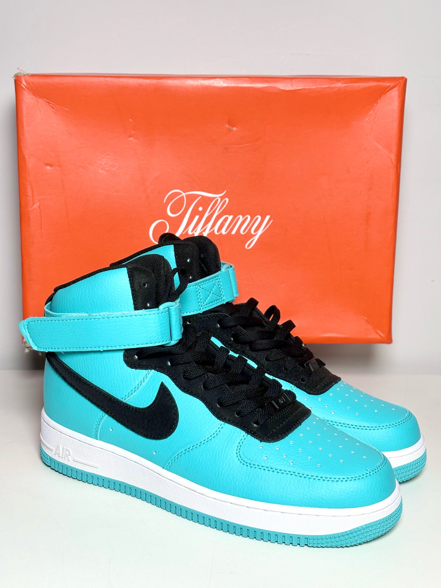 W Shoe Size 12 Nike x Tiffany & Co. Tiffany Blue, Black Leather High Top Sneaker