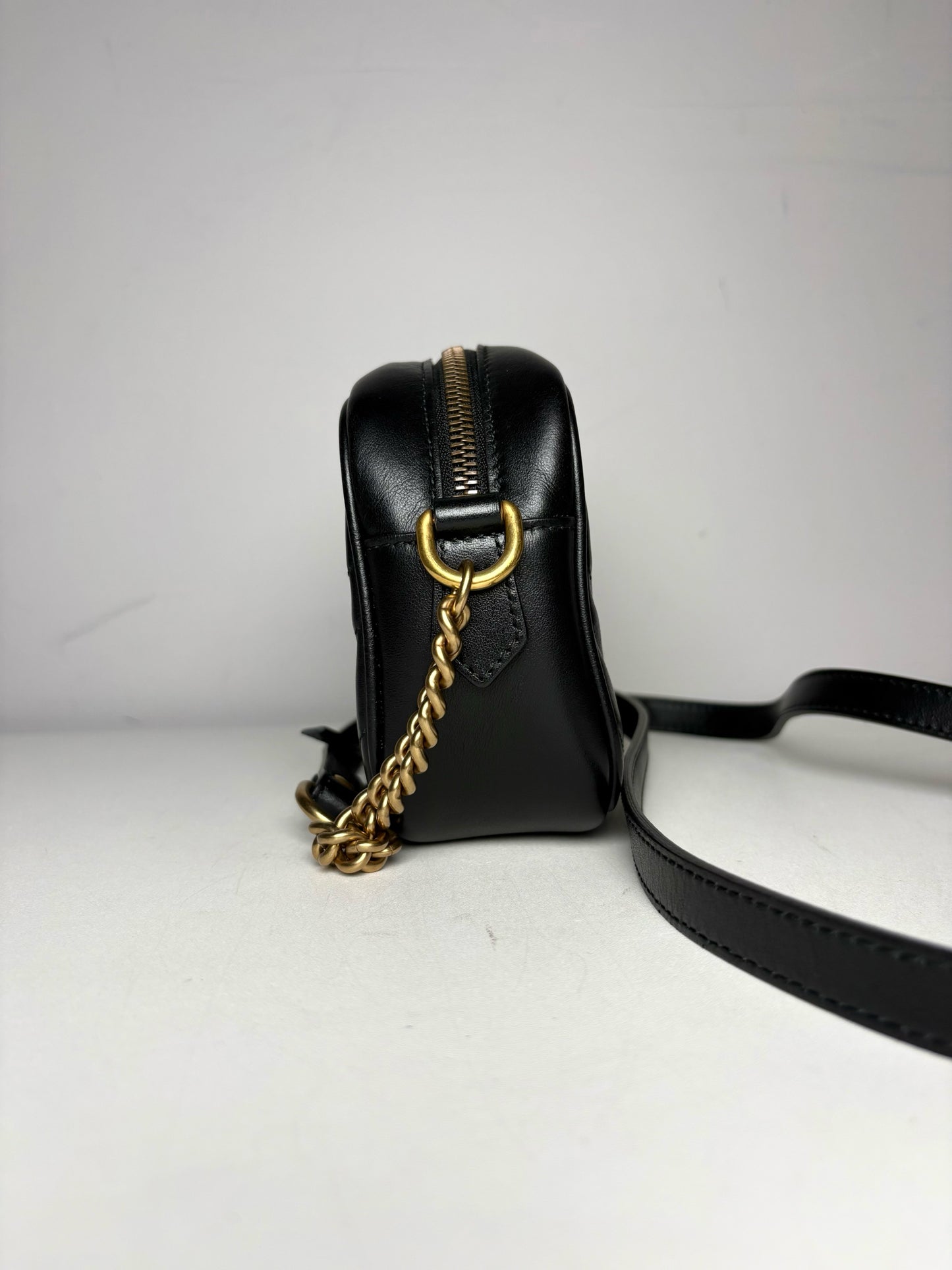 Gucci GG Quilted Camera Leather Pre-owned Black Nappa Crossbody Purse