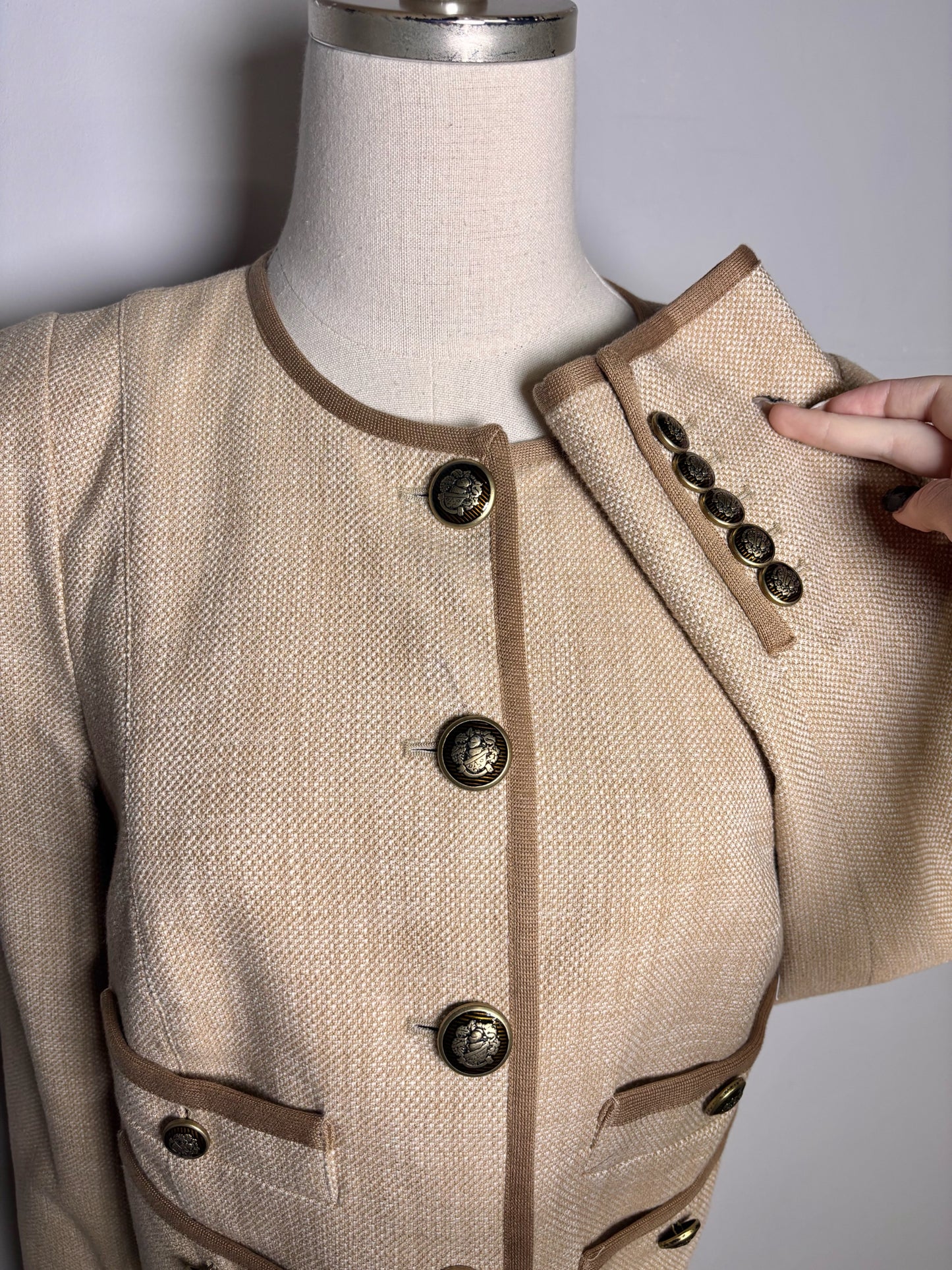 Women Size 10 Veronica Beard Tan Tweed Cotton Blend Brown Piping Jacket Pre-Owned