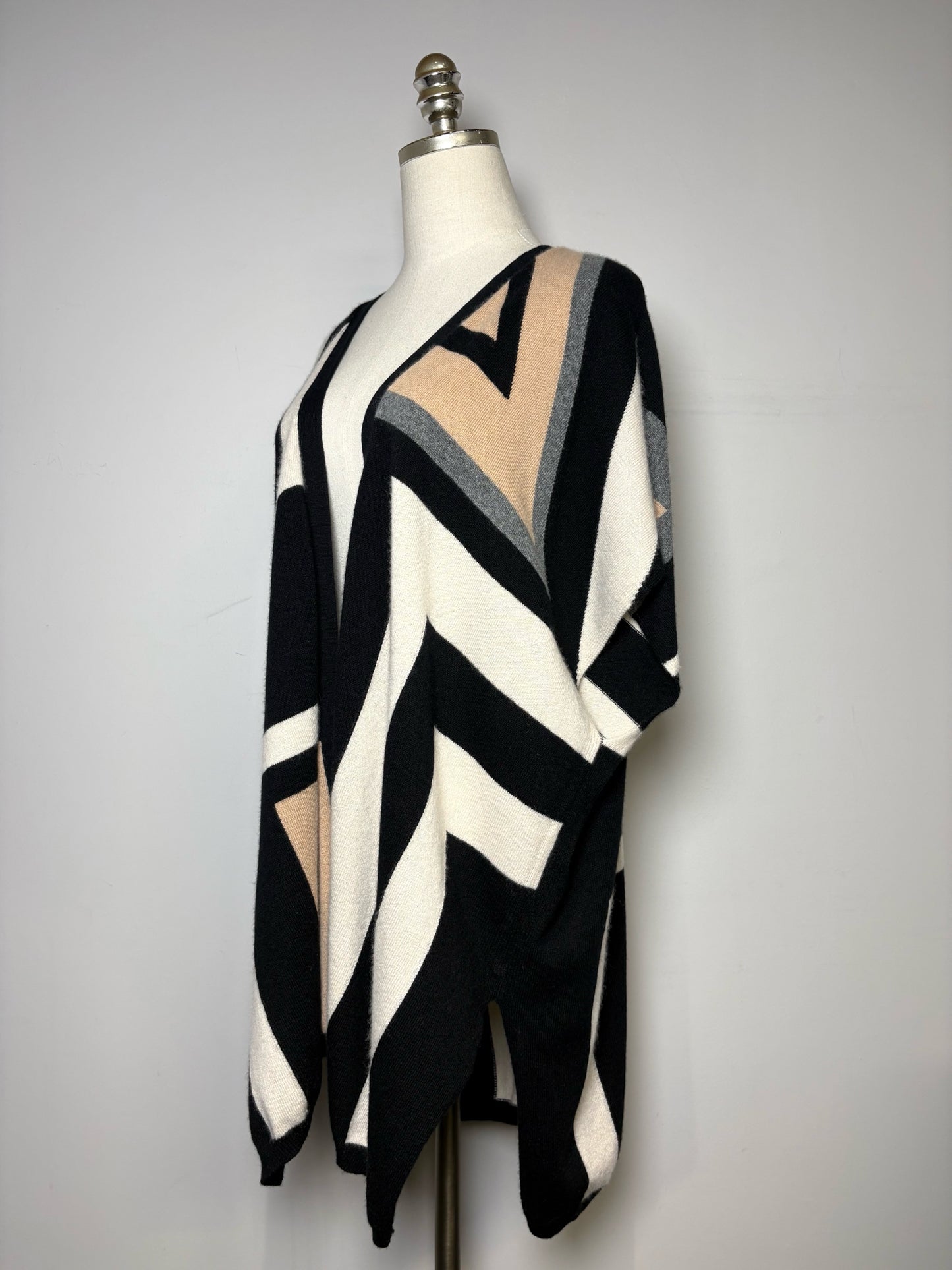 Women Size L/XL Neiman Marcus Multi-Color Geometric Print Women's Sweater