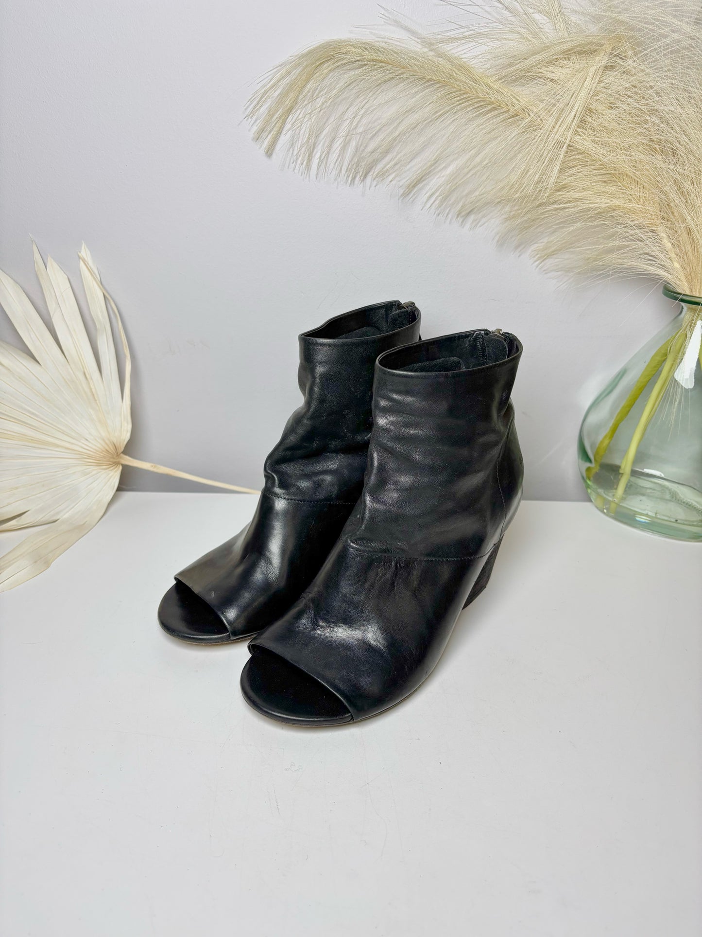 W Shoe Size 6 Marsell Black Leather Cowhide Boots