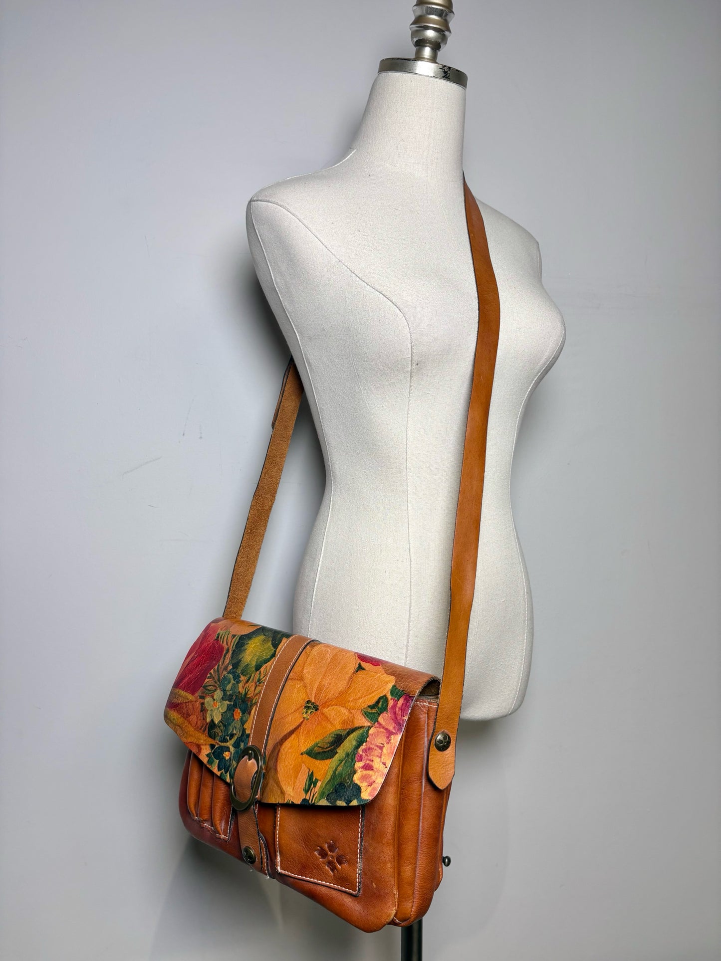 Women's Patricia Nash Saddle Bag Painted Flowers Vint Leather Pre-owned Caramel