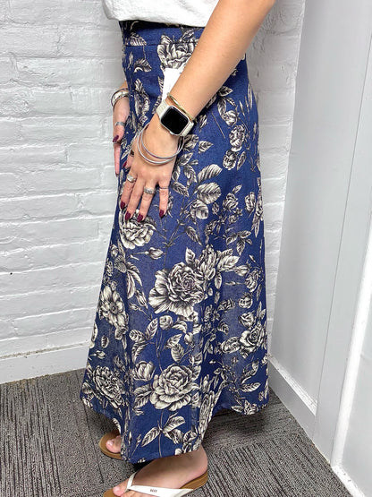 Women Size M Oscar de la Renta Blue Rose Print Pre-owned Midi Denim Skirt