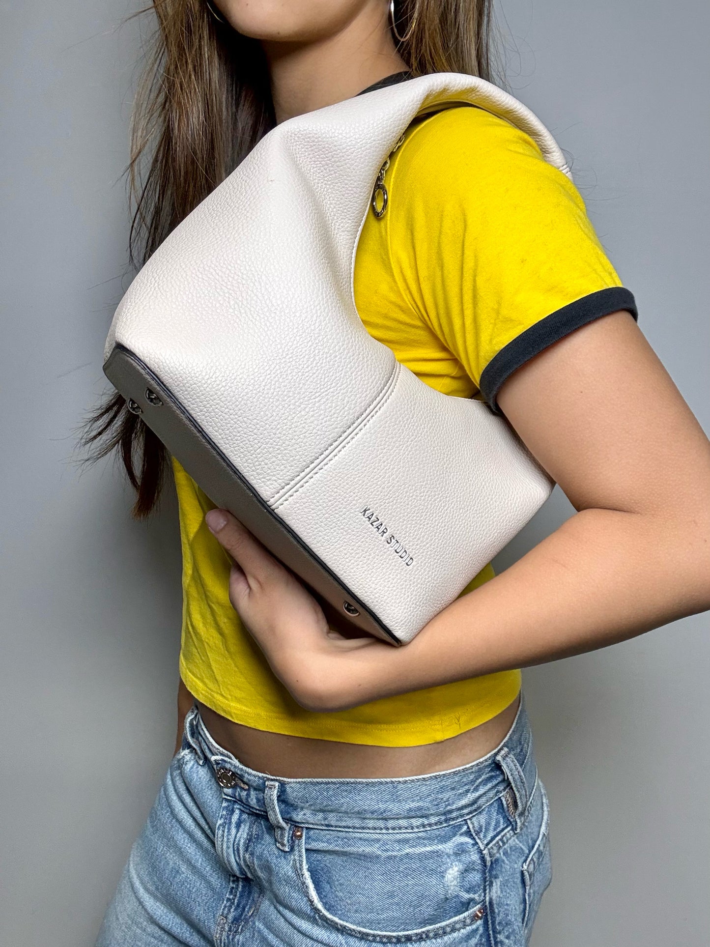 Women's Kazar Studio Cream Pebble Leather Pre-Owned Small Dumpling Purse