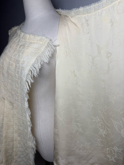 Women's Size 38 Authentic Chanel 2013 Paris-Edinburgh Ecru Woven Wool Silk-Lined Pre-Owned Sleeveless Wrap Top