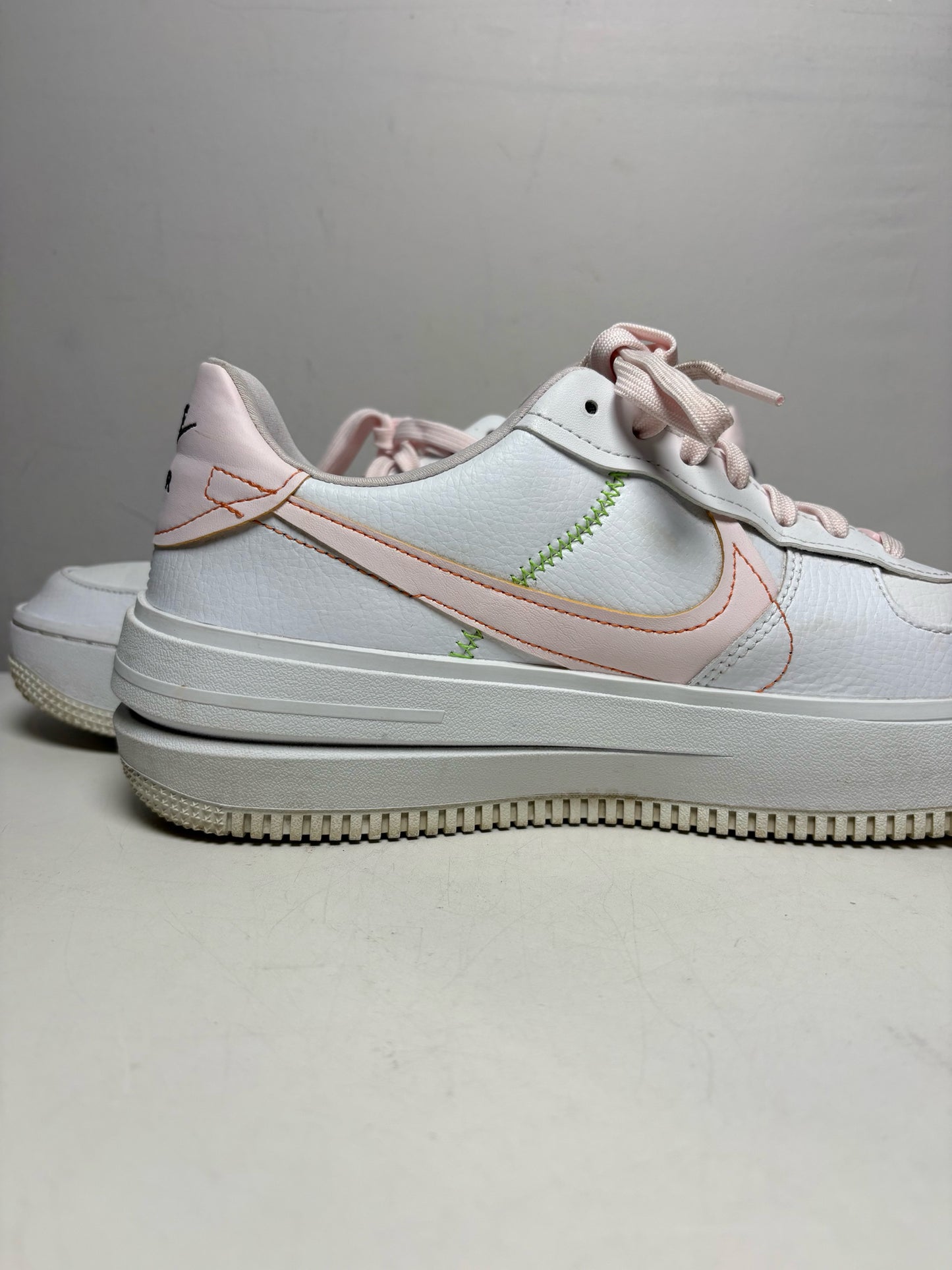 Women's Shoe Size 10.5 Nike Air Force 1 White Leather Pink Swoosh Pre-Owned Sneakers