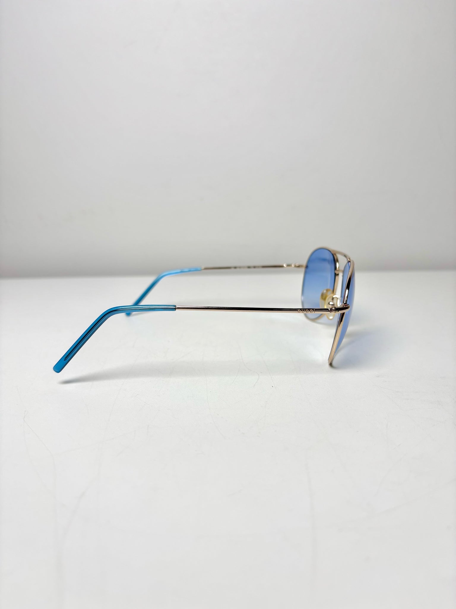 Gucci Silver Frame Aviator/Pilot Blue Lens Sunglasses – VIDA STYLE