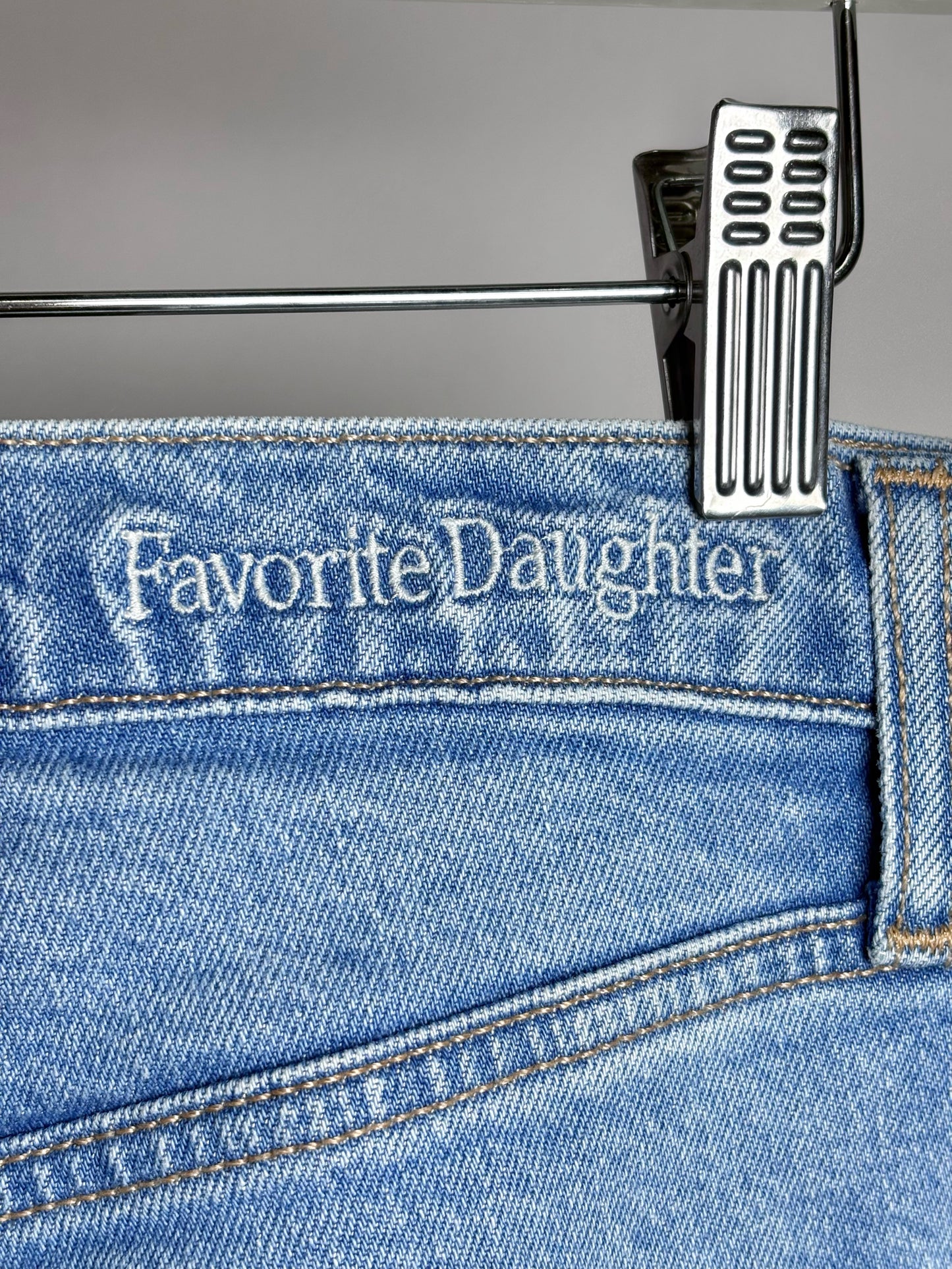 Women Size 29 (M) Favorite Daughter Light Blue Solid Women's Pre-owned Jeans