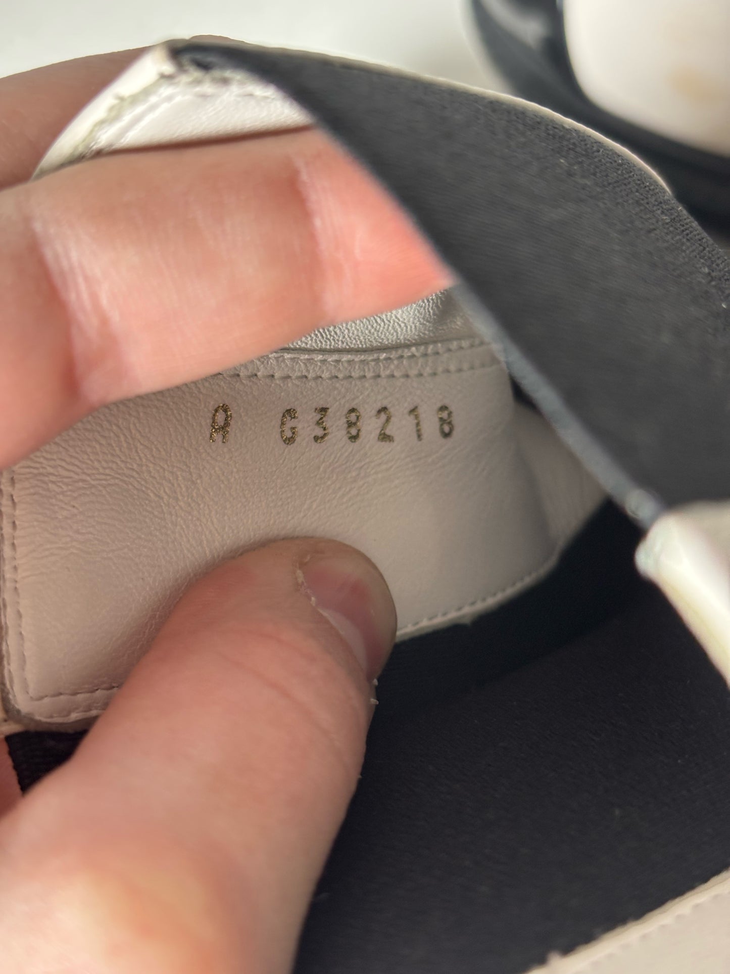 W Shoe Size 40 (10, US) Chanel White & Black Leather Calf Skin Boots