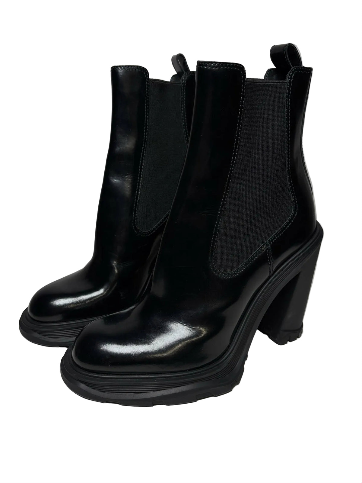 Black heeled chelsea boot